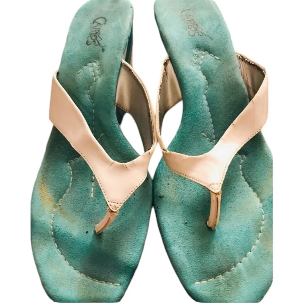 𝅺Carlos Santana size 10 white & aqua thong  shades of blue platform wedge